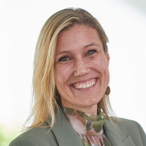 2023_10_Reckeweg_Natalie_IHK_02-web_300x300